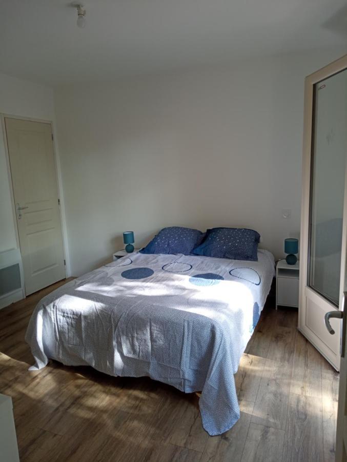 Chambre Au Calme Entouree Par La Nature. Saint-Leon-sur-Vezere Luaran gambar